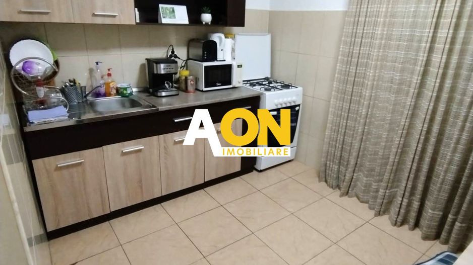 Apartament 3 camere, 68 mp utili, Cetate, zona Piata Cetate - Poză 2