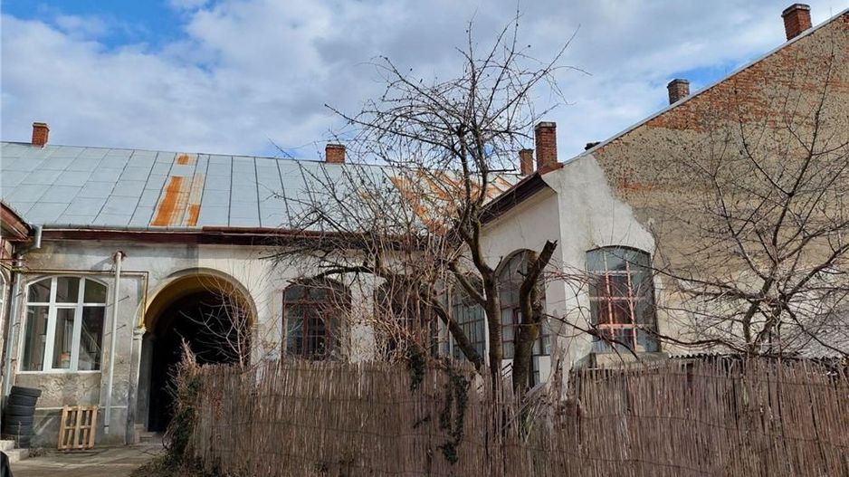 BRASADAS vinde casa 6 cam 220mp 8 ari in zona CENTRALA. - Poză 1