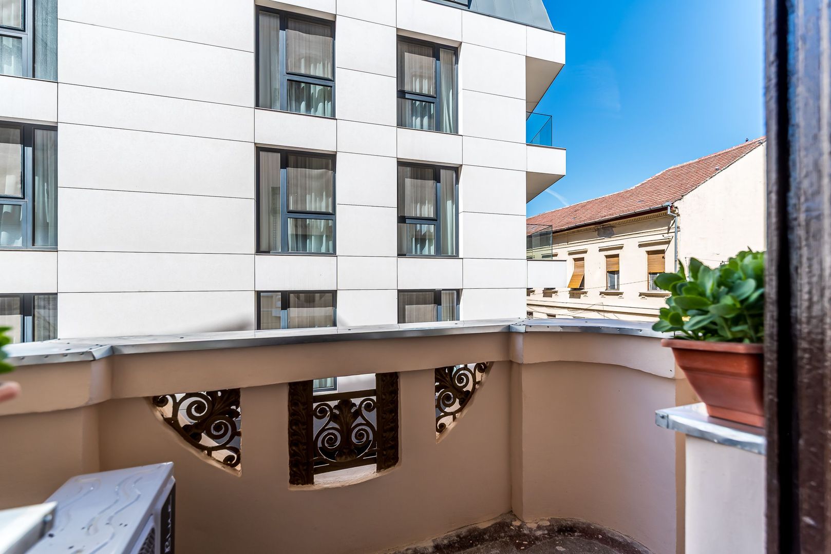 Apartament cu 2 camere în Palatul Bohuș - 0% COMISION - Poză 1