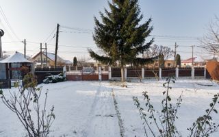 Casă 2015 - 4 dormitoare, 2 băi, 2 bucătării - Poză 4