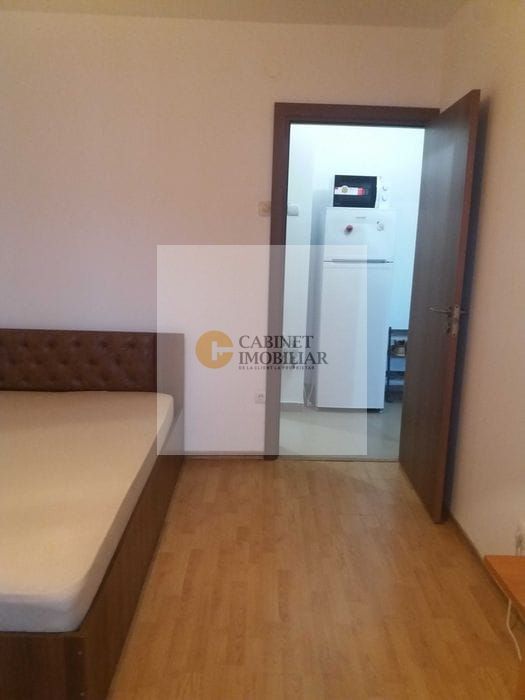 1 camera | 1984 | langa parc si Metrou Crangasi - Poză 2