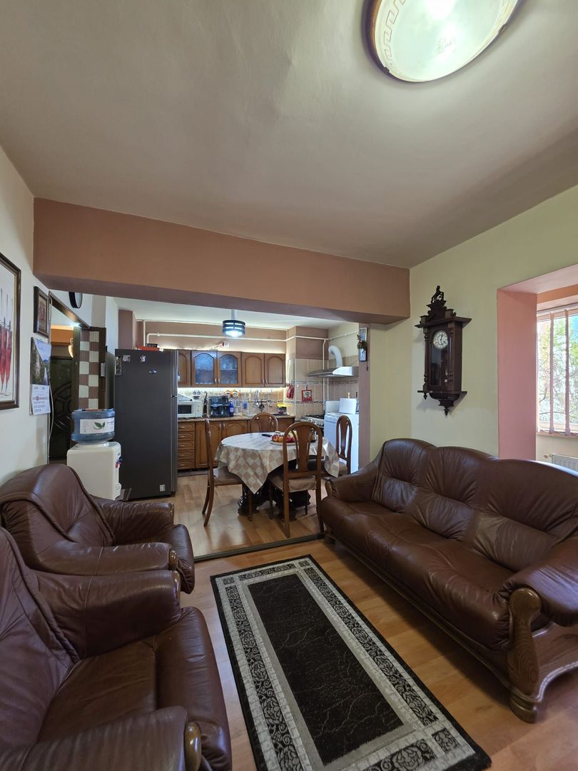 Apartament 4 camere decomandat- Zona Electroputere Mall - Poză 3