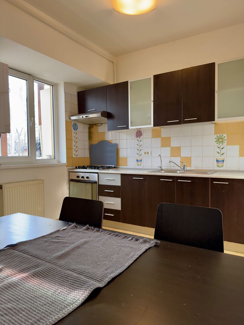 2 camere, bloc 2007, metrou Crangasi, parcare inclusa, centrala proprie - Poză 9