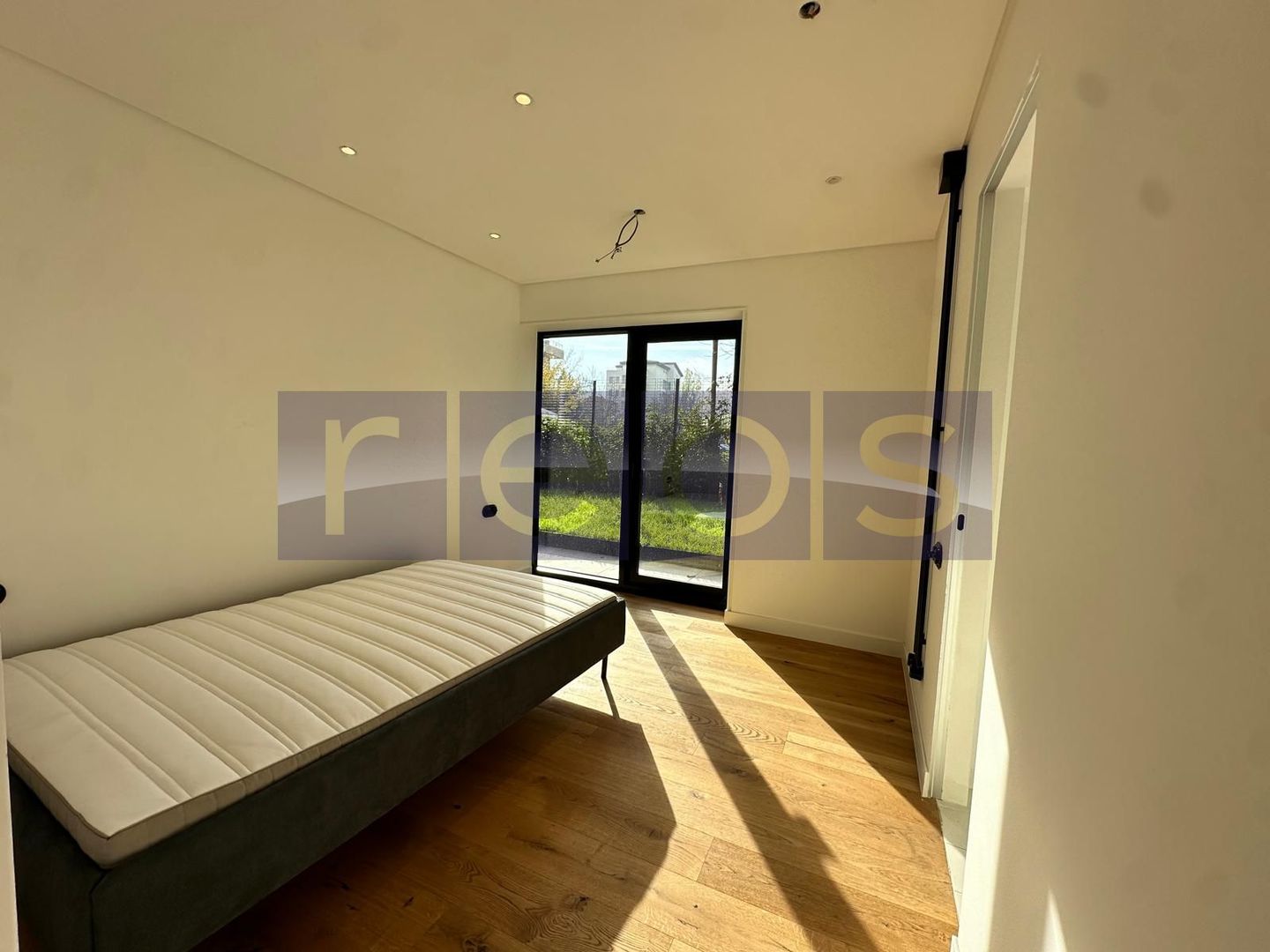 DE VANZARE DUPLEX 104MP | 3 CAMERE | DESIGN DEOSEBIT | FINISAJE LUX - Poză 37