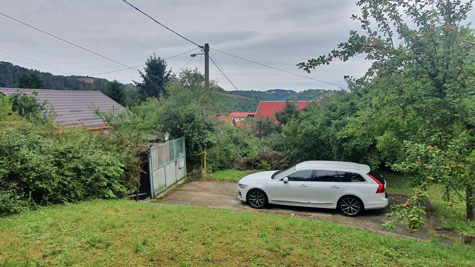 Schei gradina +casa de vacanta,  intre case,front pe trei parti - Poză 4
