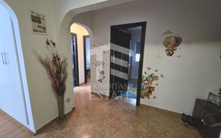 INEL I - Apartament cu centrala pe gaz, loc de parcare si pod de 60 mp - Poză 44