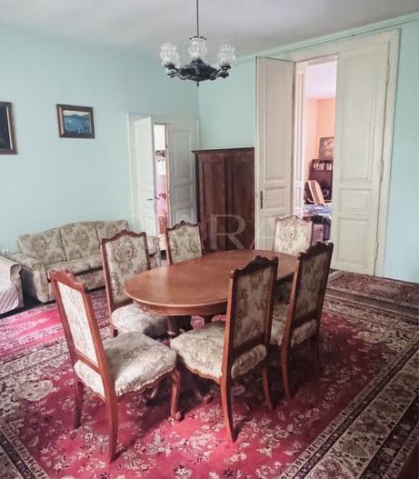 Casa Spațioasă și Versatilă în Andrei Mureșanu - Poză 1