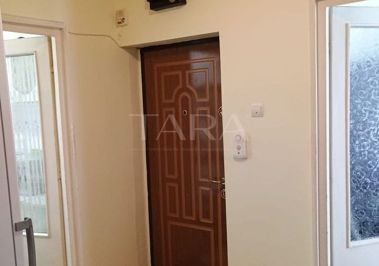 Vând Apartament 3 Camere în Cartierul Gruia, Zonă Liniștită - Poză 2