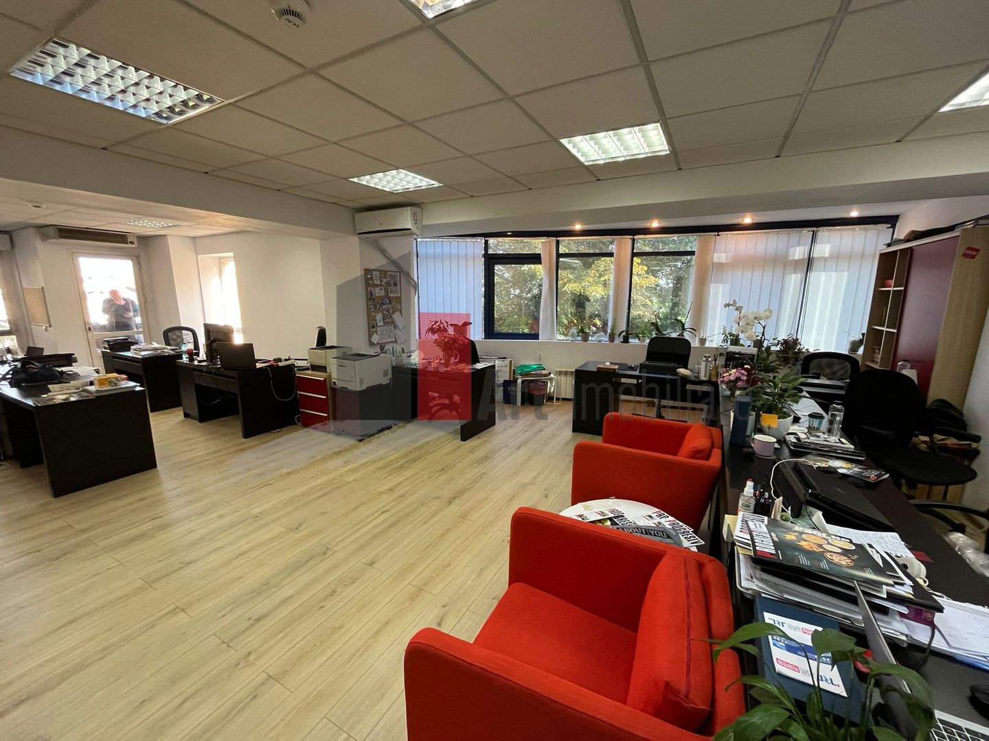 Spatiul "HOVY" in imobil exclusiv de birouri, 220 mp, 2 locuri parcare - Poză 1