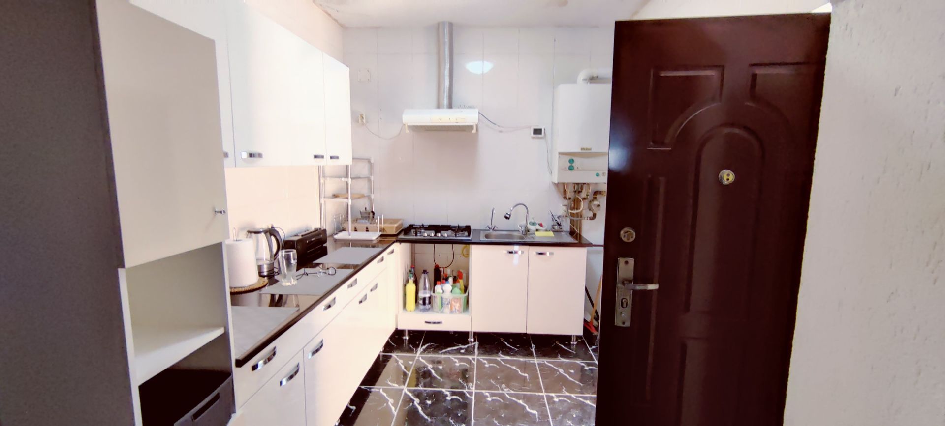 CASA 65 MP LA CURTE COMUNA CU TEREN 650 MP ZONA FRATELLI - Poză 6