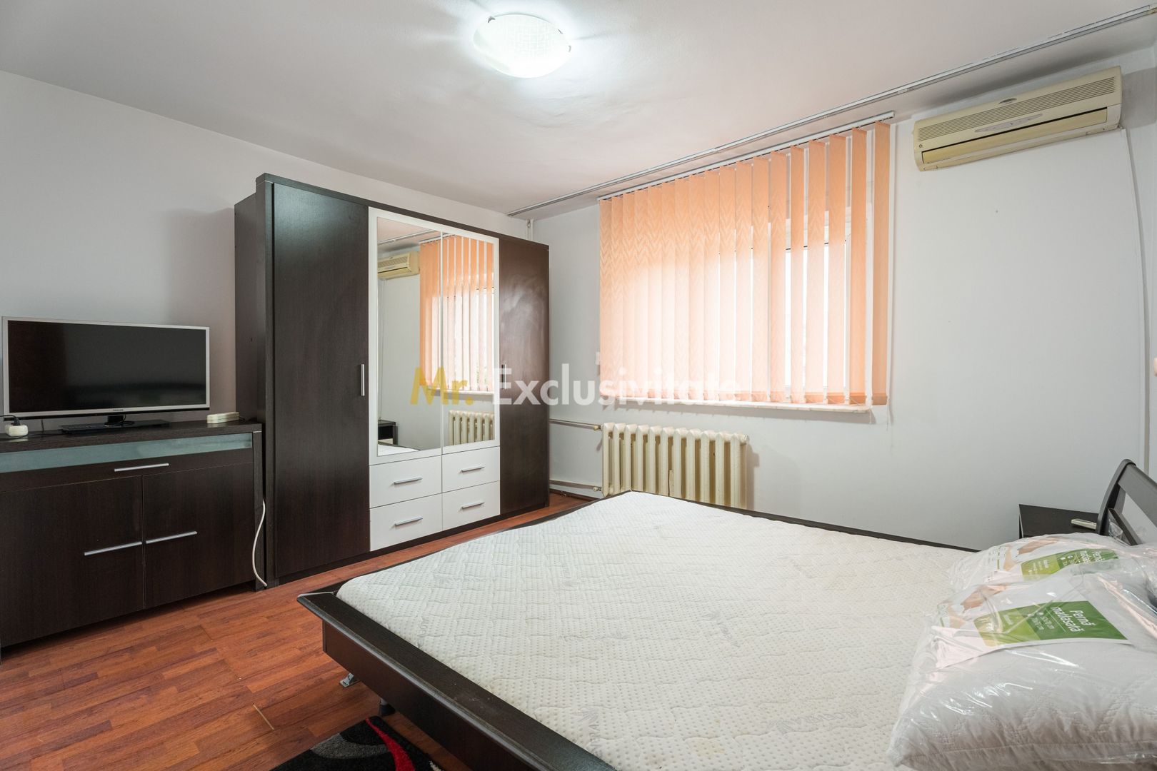 4 camere cu boiler, 13 Septembrie - Poză 9