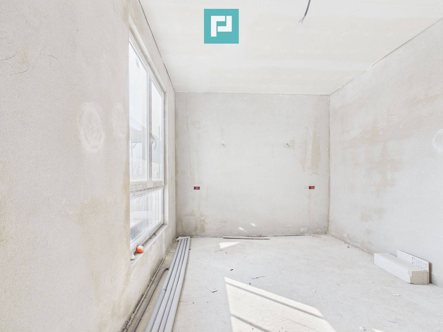 Casă deosebită în Parneava – Strada Griviței - Poză 19