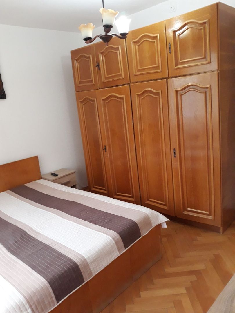 Decomandat si spatios zona Girocului - Poză 2