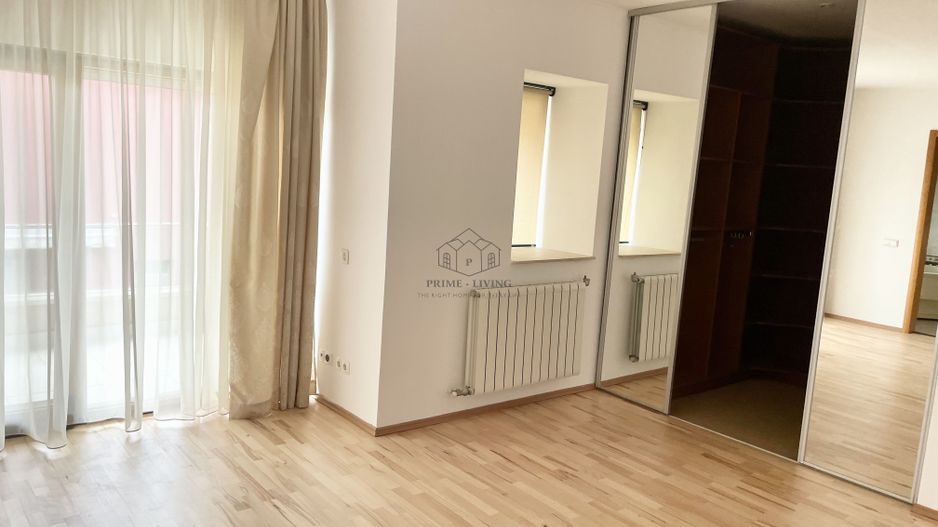 VILA CU 7 CAMERE IN COMPLEX REZIDENTIAL IN IANCU NICOLAE - Poză 9