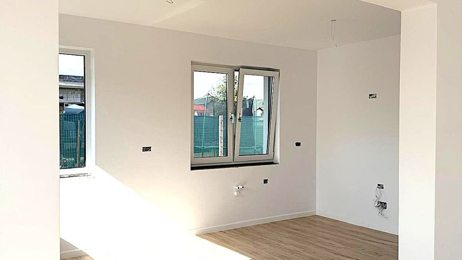 Casa de vanzare pe un singur nivel zona ORIZONT pret 220 negociabil - Poză 5