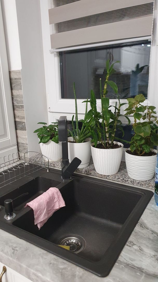 Coresi -Bloc Maurer M9, etajul 1, mobilat, parcare - Poză 14