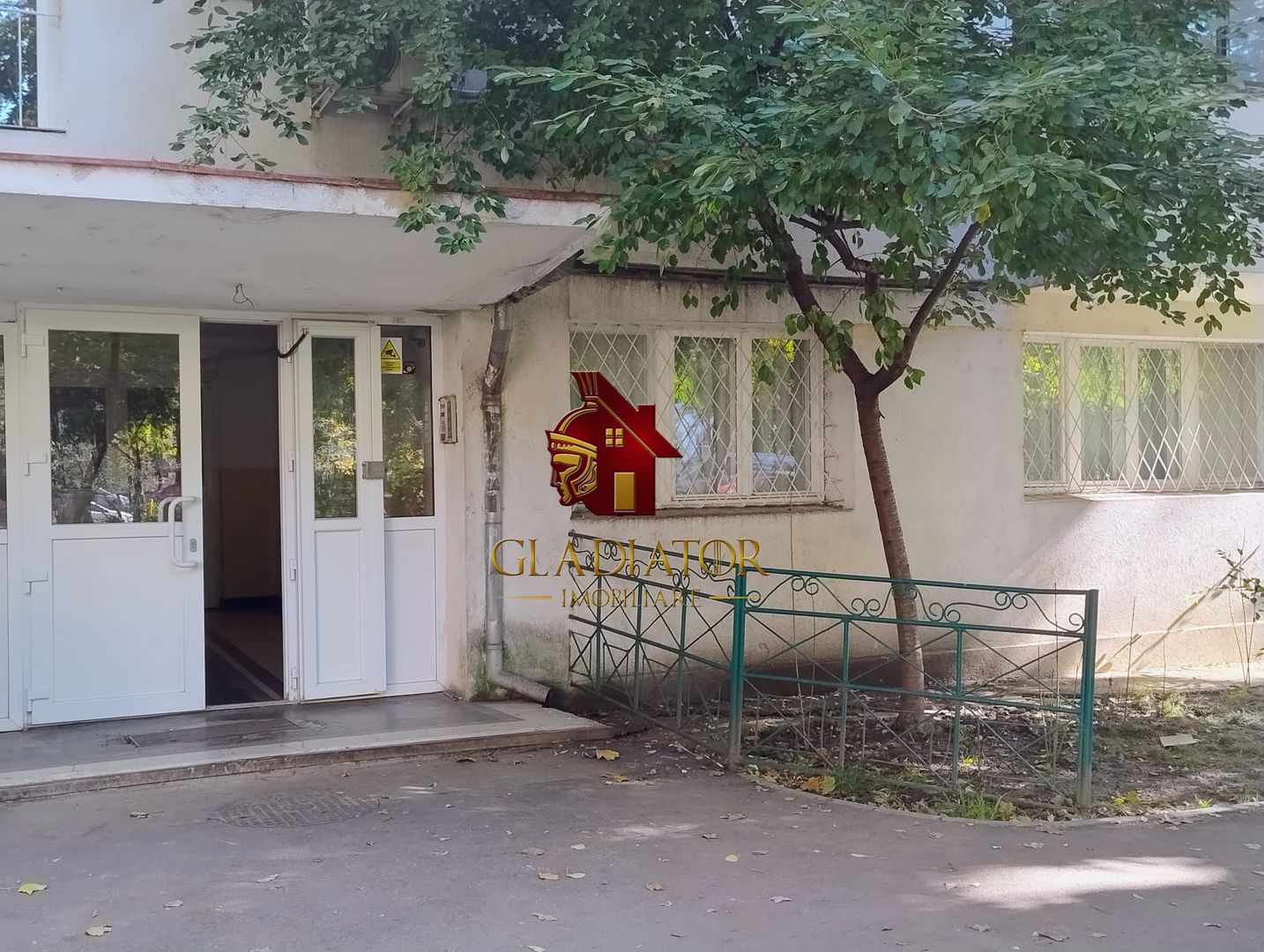 Copou Parc ferit de agitatia bulevardului, spatiu verde, et 1 cu lift - Poză 4