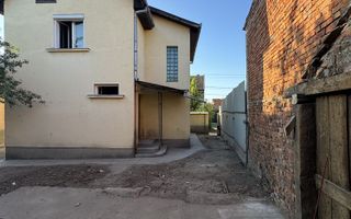 BRASADAS vinde casa cu 3 camere, si curte în zona UNIRII. - Poză 1