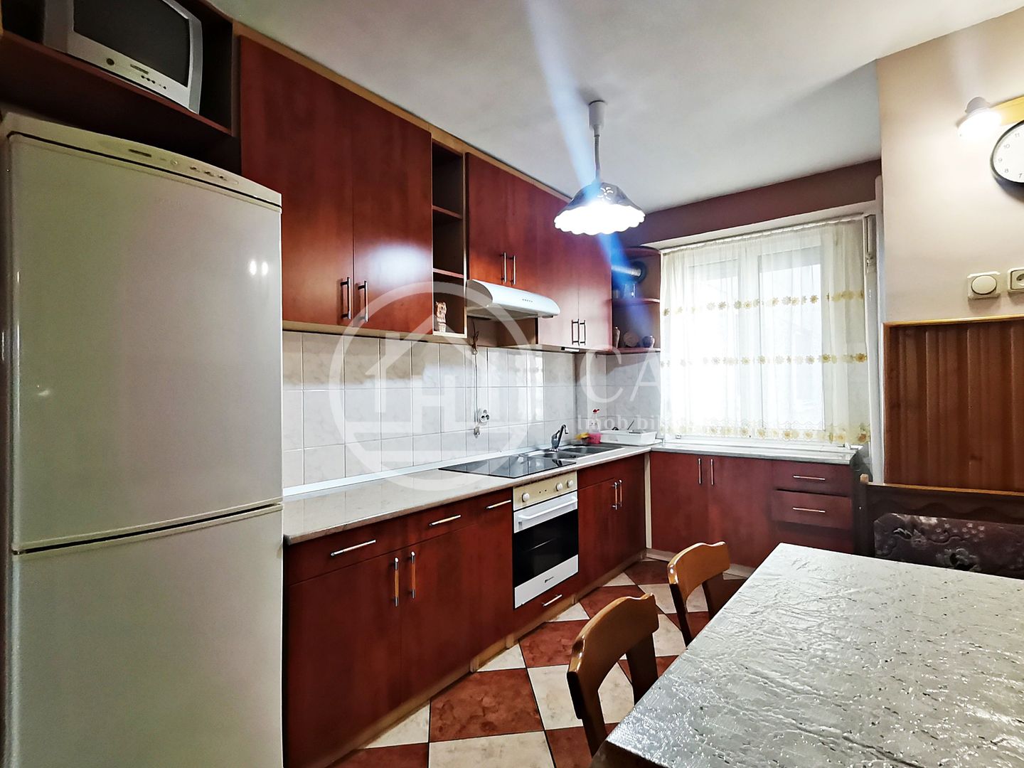 Apartament de inchiriat cu 3 camere in zona Dragos Voda, Oradea - Poză 8