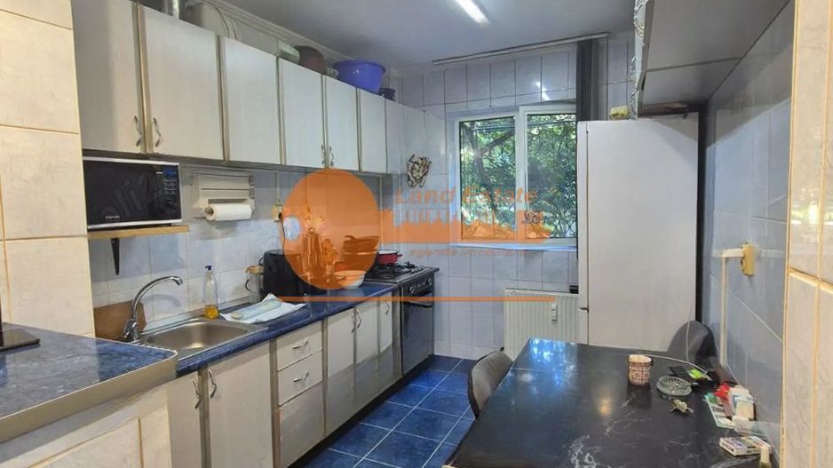 Apartament cu 3 camere la 6 minute distanta de Metrou Apărătorii Patriei - Poză 5