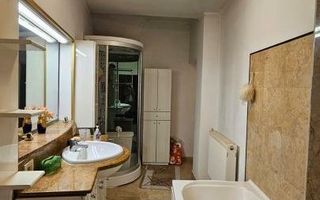 Casa individuala (singur in curte), zona centrala - Poză 6