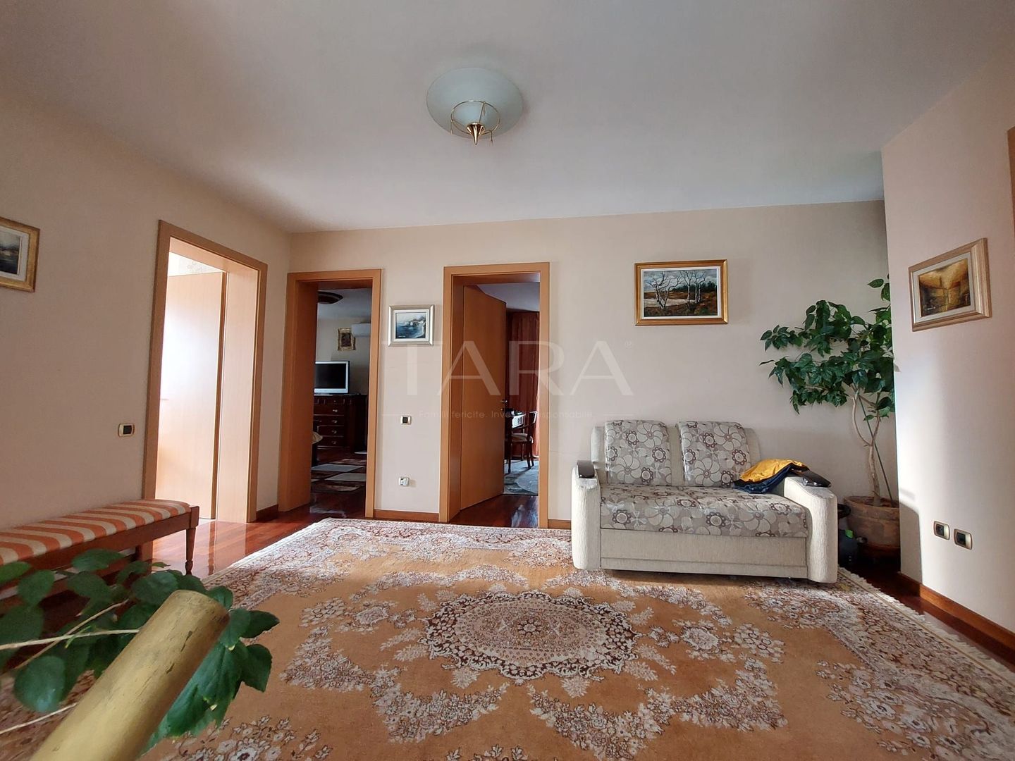 Casă cu 5 camere. de vânzare in Floresti, zona Parcului Poligon. - Poză 17