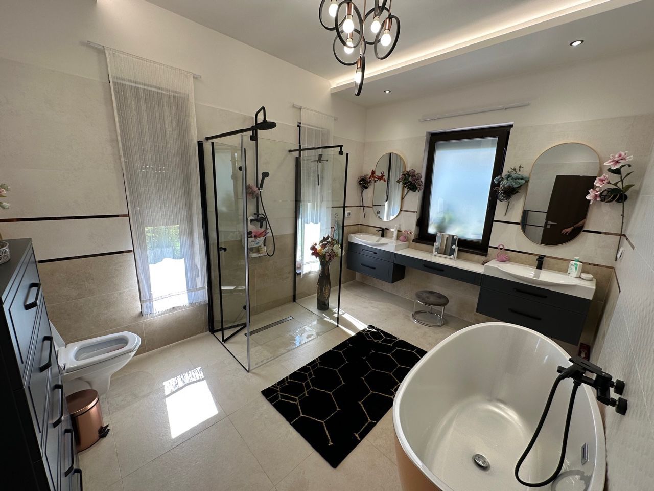 CASA EXCEPTIONALA CU LIVADA PROPRIE - Poză 12