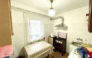 De vânzare apartament cu 3 camere decomandat, zona Piața Mare - Poză 5