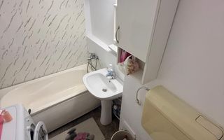 2 camere| cu vedere catre Bega-zona superba| apartament frumos, costuri mici| - Poză 15