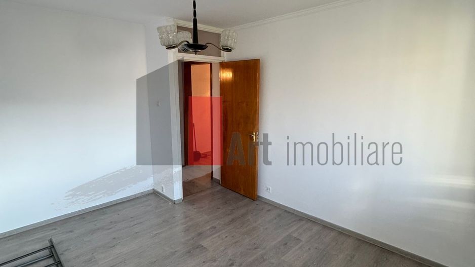 De vânzare – Apartament 3 camere, Sector 4 - Poză 1