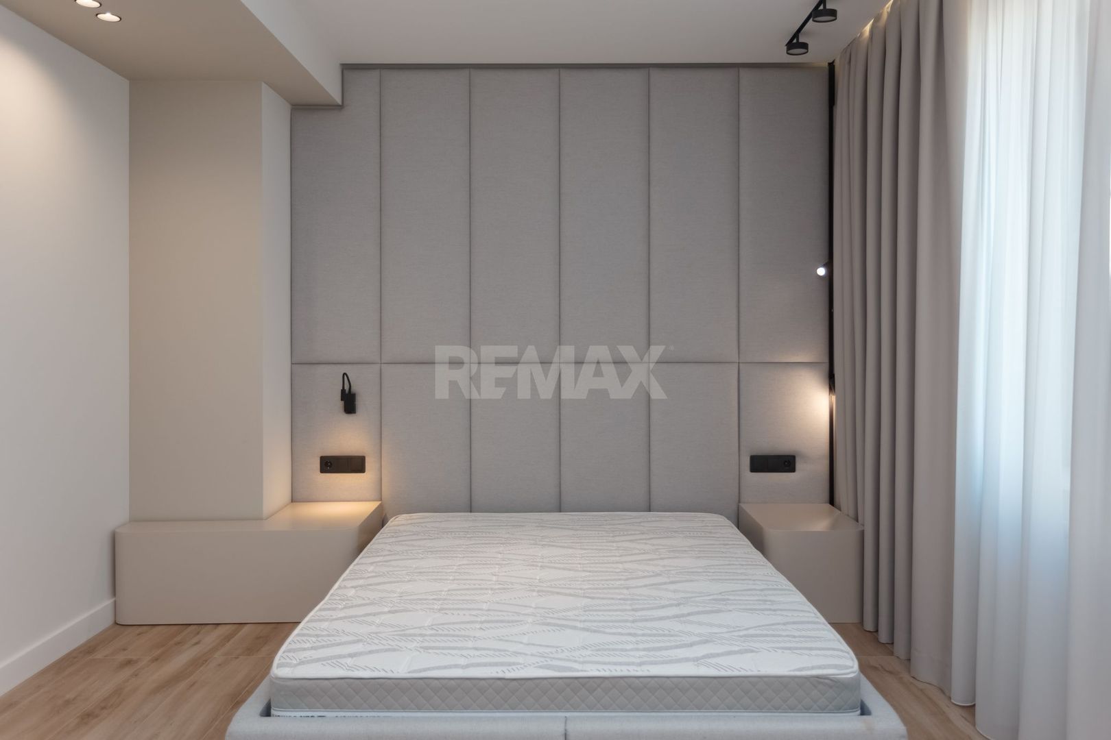 De închiriat apartament, 3 dormitoare + terasă, str. Teatrală 3, Centru. - Poză 13