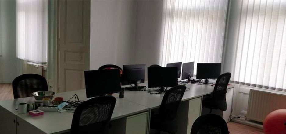 Spatiu generos pentru birouri - Poză 1