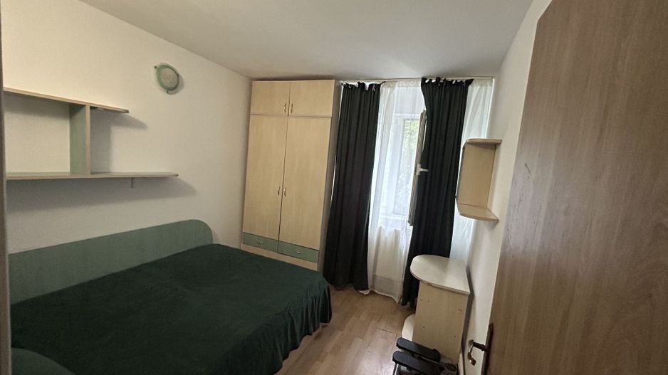 Apartament 3 camere SD 45 mp Podul de Piatra 81000 euro - Poză 1