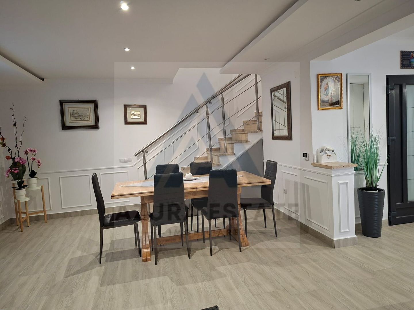 Casa individuala echipata premium cu 4 camere si 2 bai in Cristian - Poză 8