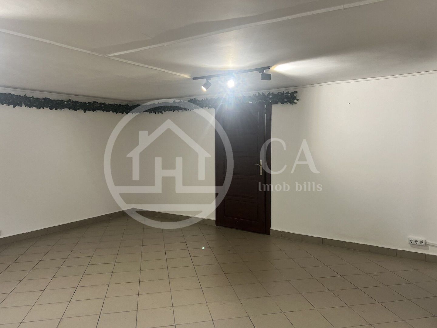 Spatiu comercial de inchiriat ultracentral Oradea - Poză 2