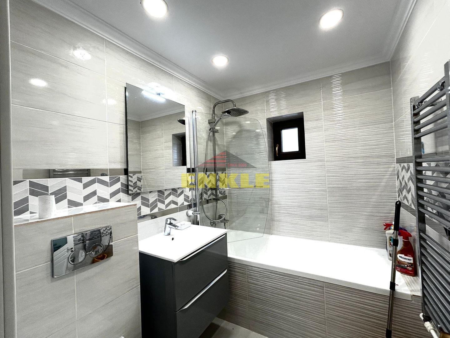 De vanzare apartament cu 3 camere, zona Piata Mare. - Poză 12