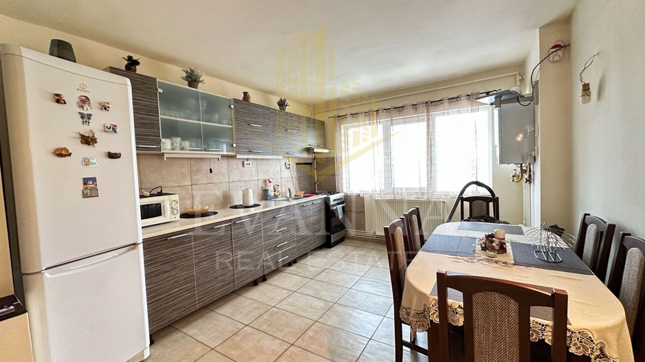 Apartament 2 camere de vanzare - Poză 1