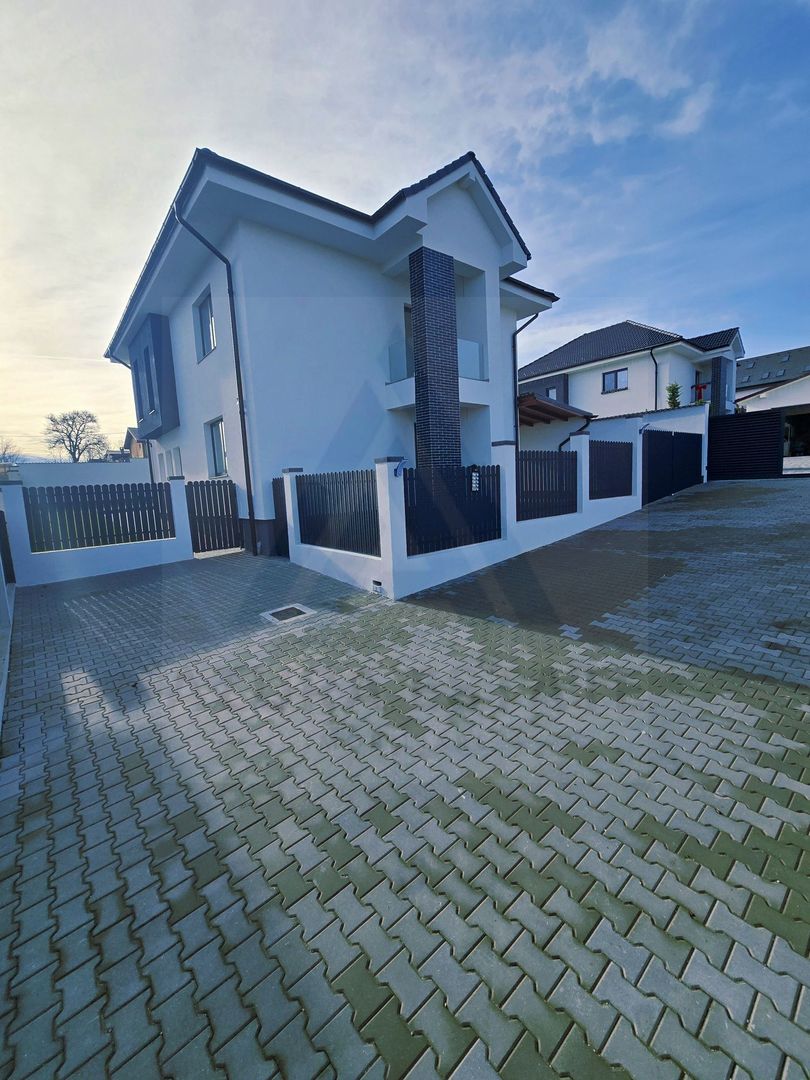 Casa exclusivista individuala echipata premium si teren 500 mp in Daia - Poză 6