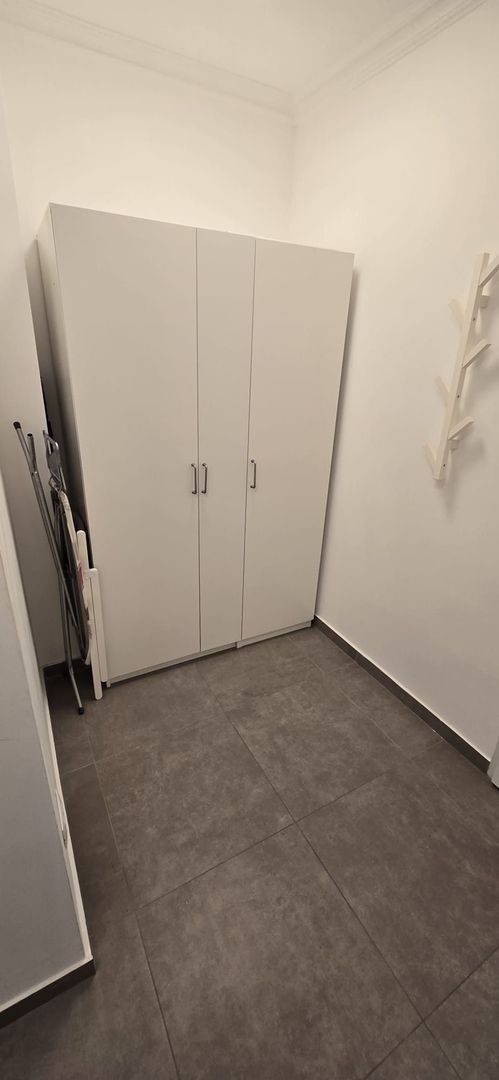 Studio modern de închiriat în Solid Butoaie – vedere la lac, parcare - Poză 4