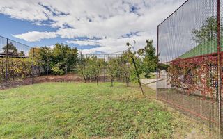 Casă cu teren generos în Mioveni, cartier Colibași - Poză 9