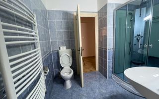 Vila superba cu cinci camere zona centrala - Poză 27