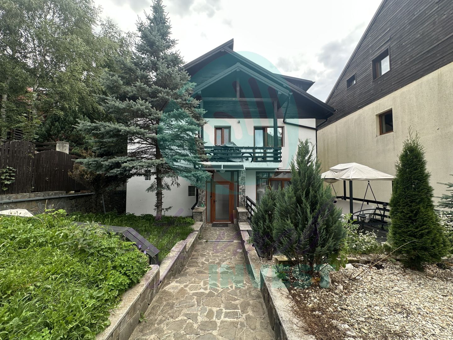 Apartament in vila la ' POALELE MUNTILOR' - Poză 1