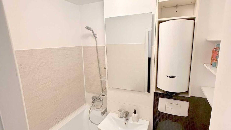 De închiriat – Apartament 2 camere decomandat | Mega Mall - Poză 3