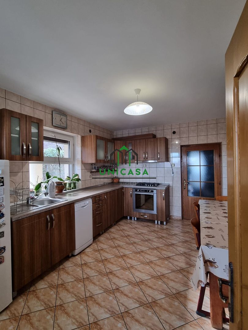 Casa - Vila - Ocnele Mari - Poză 12