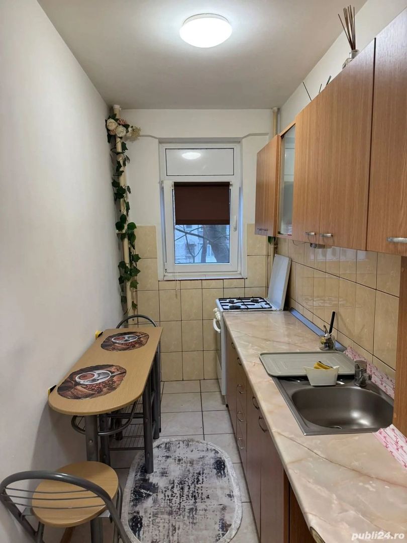 Apartament cu doua camere decomandat - Poză 3
