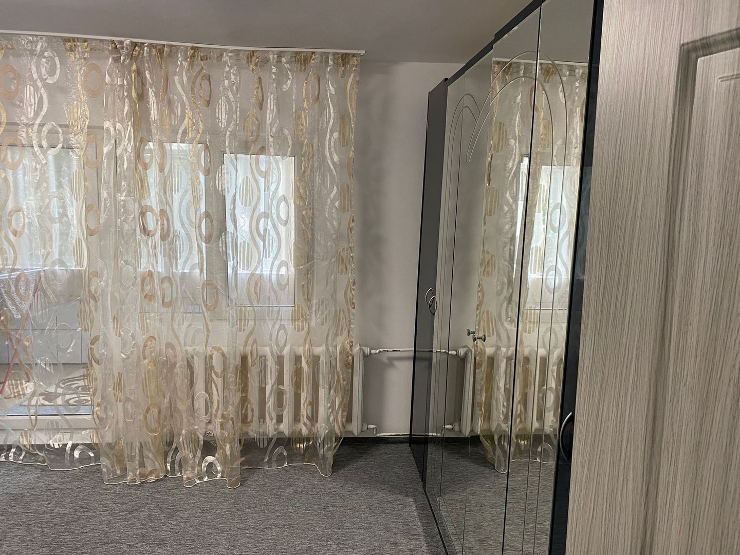 Apartament mobilat si utilat I Balcon mare I zona Sagului - Poză 3