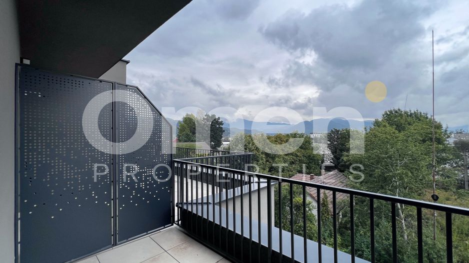 Apartament de 3 camere cu terasă generoasă, în complex nou. - Poză 1