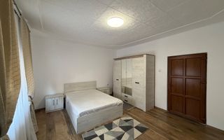 Casă de vânzare în centrul Rășinariului - COMISION 0% - Poză 13