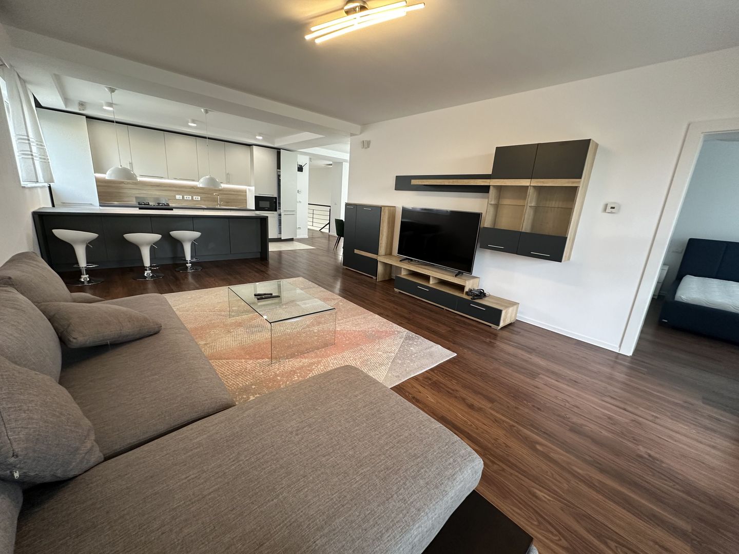 Apartament in vila cu curte-  Dumbravita - Poză 4