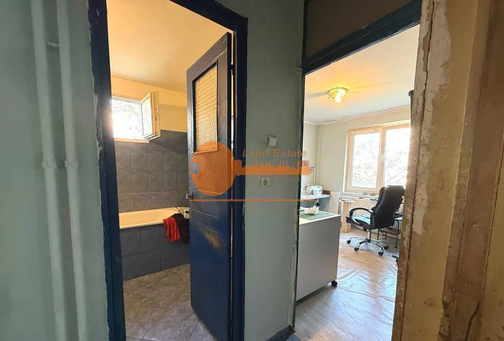 Apartament cu 3 camere in zona Crangasi - Poză 5